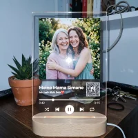 Lena mit ihrer Mama Simone